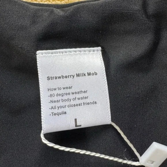 Strawberry Milk Mob Black Sporty Bikini Set L - Picture 5 of 6